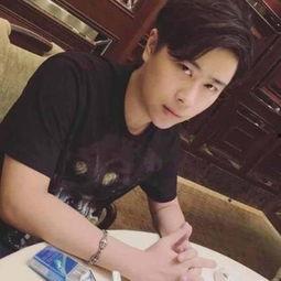 戴熊猫面具爆料娱乐圈主播是谁,揭秘娱乐圈主播身份之谜  第2张